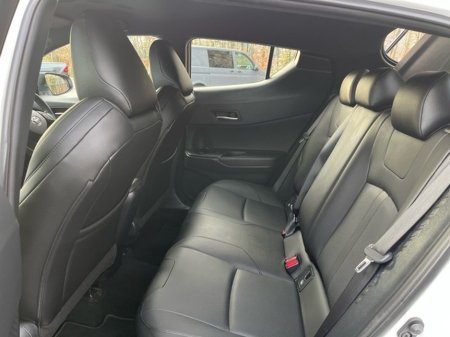 2023 Toyota C-HR HYBRID LUNA 4DR AUTO €28,950 thumbnail