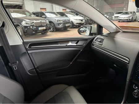 2018 Volkswagen Golf - thumbnail 10