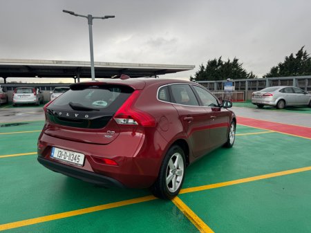 2013 Volvo V40 1.6 D2 DRIVE S/S SE €8,950 thumbnail