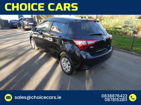 2017 Toyota Yaris - thumbnail 4