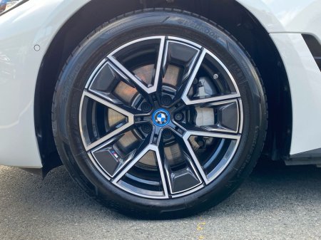 2024 BMW i4 - thumbnail 5