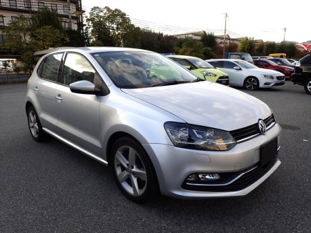 2017 Volkswagen Polo - view 2