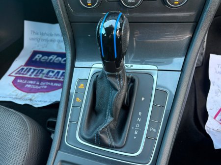 2020 Volkswagen Golf E Golf Elec 136PS 5DR Auto €15,950 thumbnail