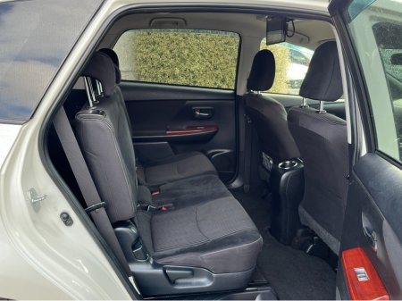 2016 Toyota Prius+ - thumbnail 11