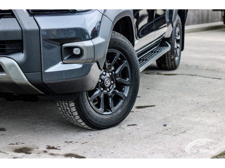 2026 Toyota Hilux - thumbnail 2