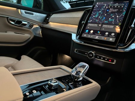 2025 Volvo XC90 T8 ULTRA BLONDE LEATHER HUGE SPEC €84,995 thumbnail