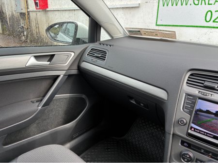 2015 Volkswagen Golf - thumbnail 21