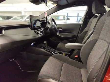 2025 Toyota Corolla H/B LUNA SPORT €35,950 thumbnail