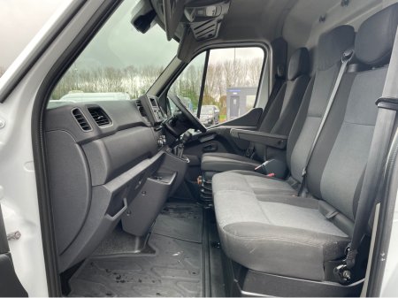 2023 Renault Master 2023  RENAULT MASTER FWD LM35 BLUE DCI 135 B thumbnail