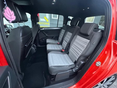 2016 Volkswagen Touran R-LINE 1.4L Petrol Automatic (0036) €17,995 thumbnail