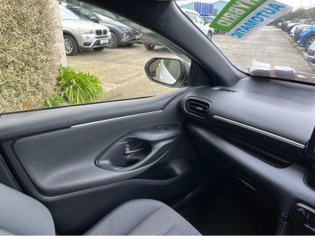 2020 Toyota Yaris - thumbnail 15