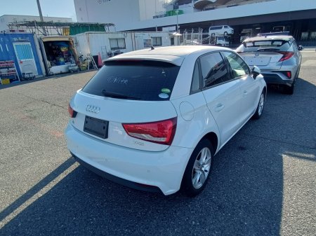 2017 Audi A1 - thumbnail 3