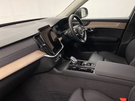 2025 Volvo XC90 Platinum Grey Plus Bright edition €97,995