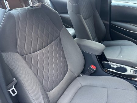 2021 Toyota Corolla 1.8 HYBRID SALOON €18,995 thumbnail