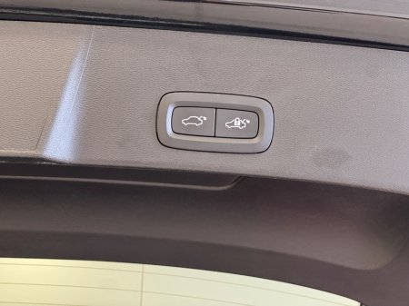 2023 Volvo XC40 - thumbnail 14