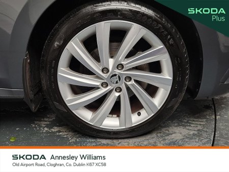 2023 Skoda Octavia - thumbnail 9