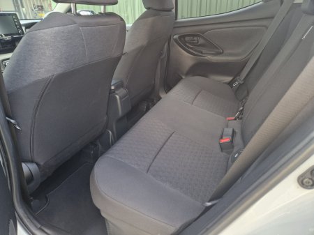 2020 Toyota Yaris - thumbnail 18