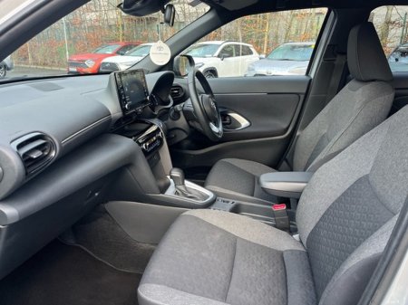 2024 Toyota Yaris Cross CROSS LUNA SPORT 4DR AUTO €30,950 thumbnail