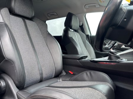 2018 Peugeot 5008 - thumbnail 8