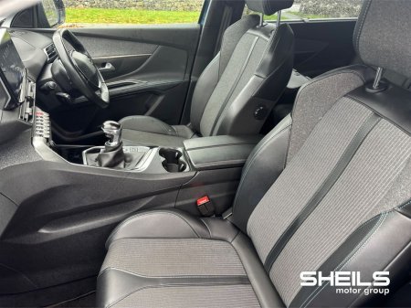 2022 Peugeot 5008 - thumbnail 5