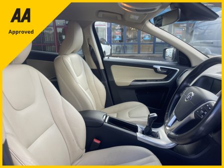 2017 Volvo XC60 SE NAV D4 2.0 TD B4 R-DESIGN MHEV 197BHP €15,750