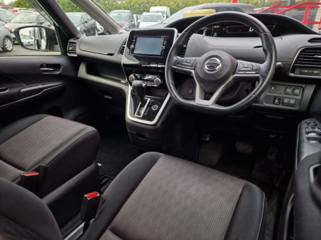 2017 Nissan Serena 2.0 PETROL HYBRID AUTOMATIC  LOW MILEAGE 8 SEATER €18,900 thumbnail