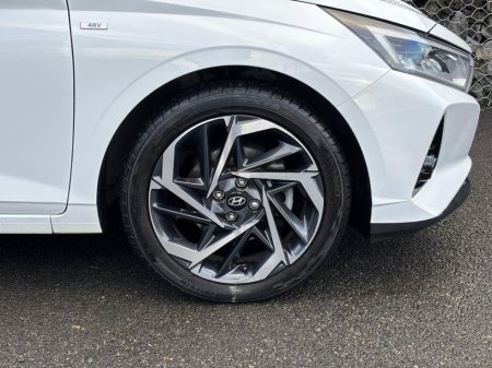 2022 Hyundai i20 PREMIUM MHEV T-GDI €18,956 thumbnail