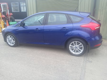 2016 Ford Focus - thumbnail 3