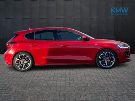 2025 Ford Focus ST-Line X 1.0 125BHP... Full leather seats thumbnail