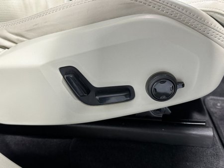 2023 Volvo XC90 T8 AWD Dark Theme €67,800 thumbnail