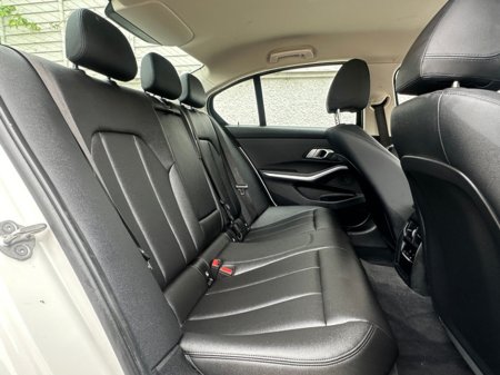 2021 BMW 3 Series - thumbnail 13