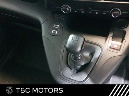 2025 Peugeot Partner Demo Model - *Price Ex VAT* PARTNER PRO PLUS 1.5 HDI 100 - 1,000KG, Remainder of 5 year warranty €21,134 thumbnail