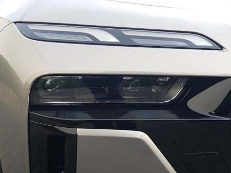 2025 BMW 7 Series M760e €134,995 thumbnail