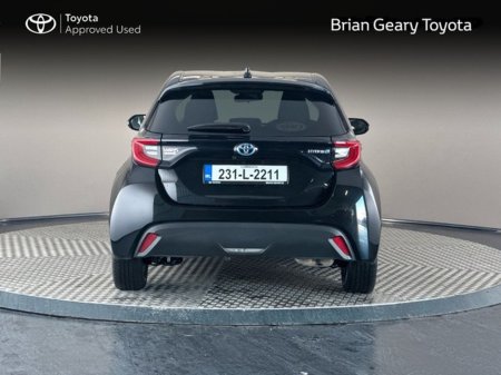 2023 Toyota Yaris Hybrid LunaSport €24,950 thumbnail