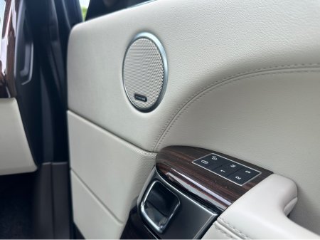 2017 Land Rover Range Rover DIESEL  MY 17 3.0 TDV6 VOGUE MY17 5DR AUTO €44,320 thumbnail