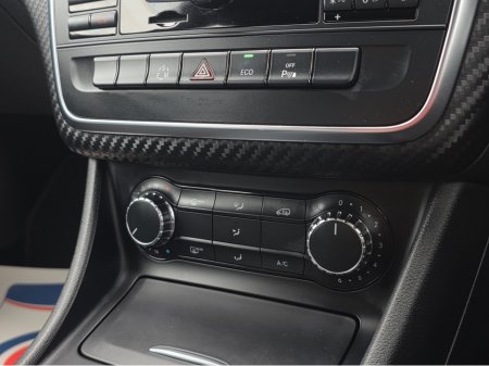 2013 Mercedes-Benz A Class ( 132 REG A180 AMG LINE  HALF LEATHER SEATS  / HI SPEC / SYSTEM LOW ROAD TAX BAND / SIMI DEALER €13,450 thumbnail