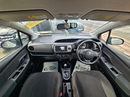 2016 Toyota Vitz - thumbnail 14