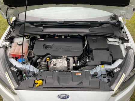 2017 Ford Focus - thumbnail 18