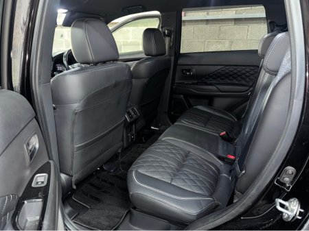 2019 Mitsubishi Outlander Petrol Hybrid €21,999 thumbnail