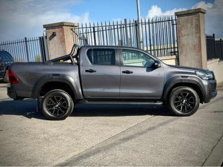 2023 Toyota Hilux - thumbnail 6
