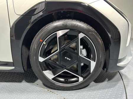 2025 Kia EV4 - thumbnail 23