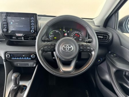 2022 Toyota Yaris HYBRID LUNA €22,950 thumbnail