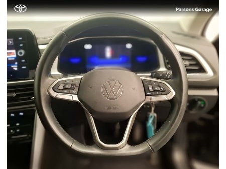 2022 Volkswagen T-Roc LIFE 2.0 TDI MANUAL 6SPEED FWD 116HP 5 5DR €29,995 thumbnail