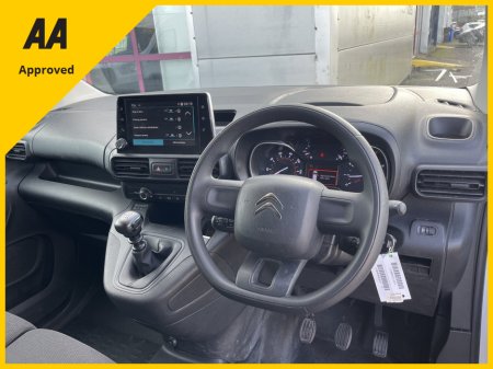 2023 Citroen Berlingo - view 3