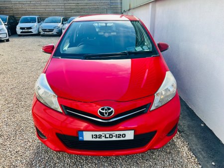 2013 Toyota Yaris - thumbnail 11