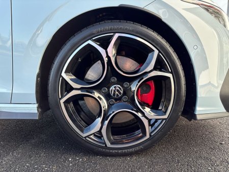 2026 Volkswagen Golf *DEMO* GTI 2.0 TSI 265HP €62,975 thumbnail