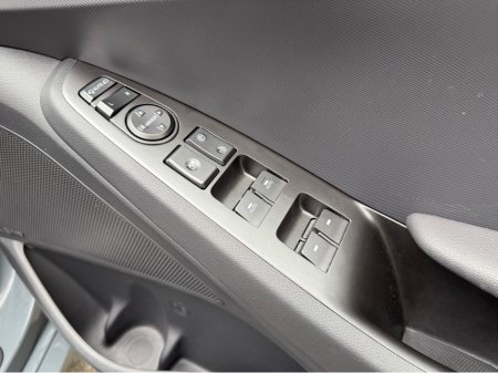 2022 Hyundai Ioniq PREMIUM EV//LOW MILEAGE//HYUNDAI SERVICE HISTORY//SIMI AND AA DEALER €15,900 thumbnail