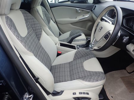 2019 Volvo V40 2.0 D4 SE LUXURY PLUS DIESEL AUTOMATIC // MASSIVE SPEC //  HALF HEATED LEATHER // REVERSING CAMERA // CRUISE CONTROL // LANE ASSIST // COLLISION WARNING SYSTEM // UPGRADED SPORT ALLOYS €19,950 thumbnail