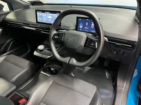 2023 MG 4 Trophy 64kWh Long Range 203PS - Reversing Camera - Sat Nav - Climate Control - Heated Seats - Keyless Start - Apple CarPlay/Android Auto €21,650 thumbnail