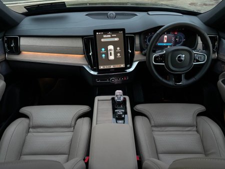 2025 Volvo XC90 T8 ULTRA BLONDE LEATHER HUGE SPEC €84,995 thumbnail